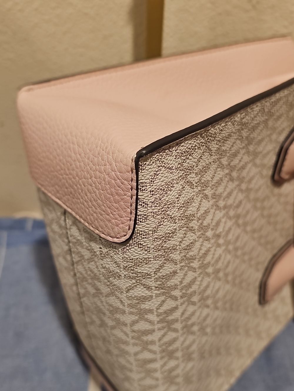 Micheal Kors Mercer - Picture 3 of 7